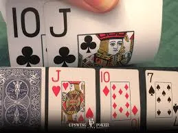 Details concerning how to play 2-card poker in accordance with each betting round